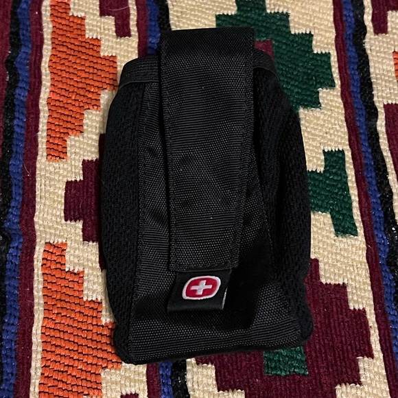 Swiss - Travel Case - Cell Phone Case - Bag - Picture 1 of 4